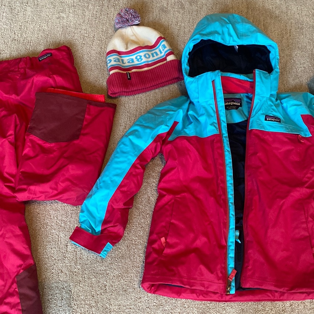 PATAGONIA EXCELLENT CONDITION Jacket, Snowpants & Hat Set! Girls Size 10. WARM!